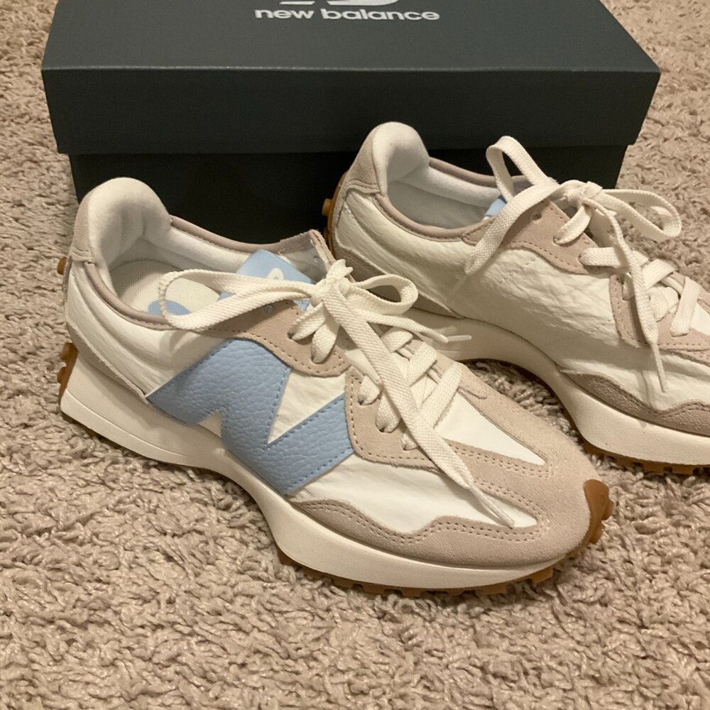New Balance 327 Women Sneakers Lifestile Grey White Blue. Size: US 6 1/2M. - Picture 10 of 10